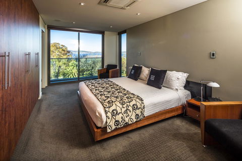 Lenna Of Hobart - Brisbane 4u 34