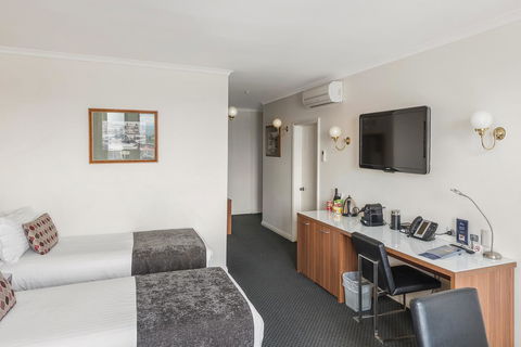 Lenna Of Hobart - Brisbane 4u 5