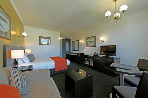 Lenna Of Hobart - Brisbane 4u 1