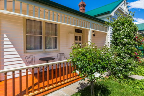 Rosehaven Cottage - Tourism Brisbane 11