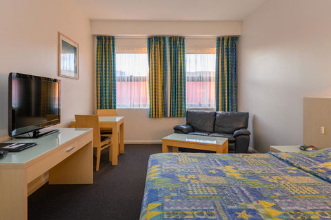 Mayfair Plaza Motel And Apartments - Brisbane Tourism 10