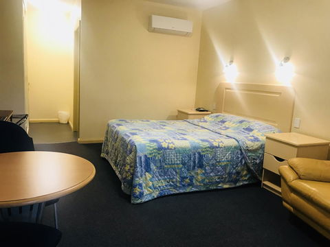 Mayfair Plaza Motel And Apartments - Brisbane Tourism 7