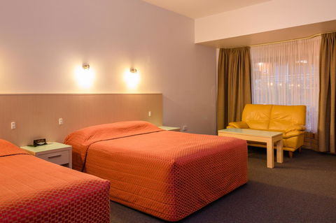 Mayfair Plaza Motel And Apartments - Brisbane Tourism 4