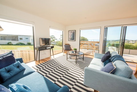 Beach House XIV - Brisbane Tourism 0