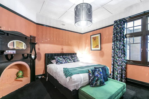 Insomnia On Elizabeth - Tourism Brisbane 2