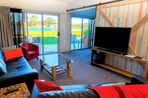Ulverstone River Edge HolidayApartments - Tourism Brisbane 6