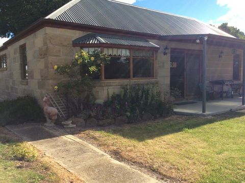 Our Cottage - Brisbane Tourism 10
