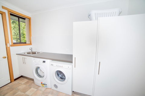 Swansea Beach House Oceanfront - Tourism Brisbane 18