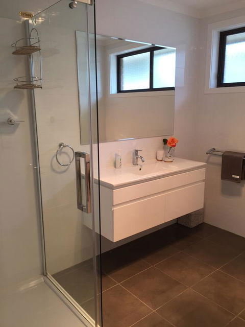 Swansea Beach House Oceanfront - Tourism Brisbane 7