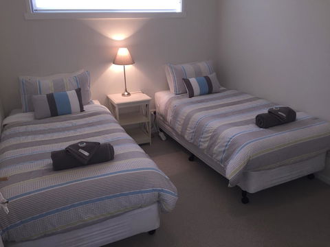 Swansea Beach House Oceanfront - Tourism Brisbane 17