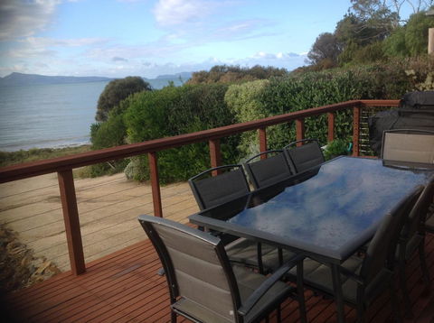 Swansea Beach House Oceanfront - Tourism Brisbane 5