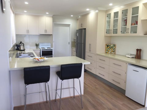 Swansea Beach House Oceanfront - Tourism Brisbane 12