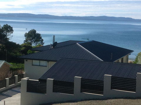 Swansea Beach House Oceanfront - Tourism Brisbane 4