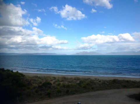 Swansea Beach House Oceanfront - Tourism Brisbane 9