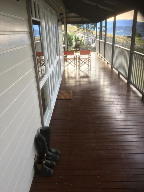 House On The Hill Bed And Breakfast - Tourism Brisbane 3