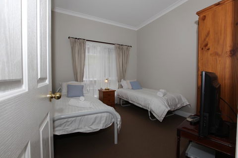 House On The Hill Bed And Breakfast - Tourism Brisbane 33