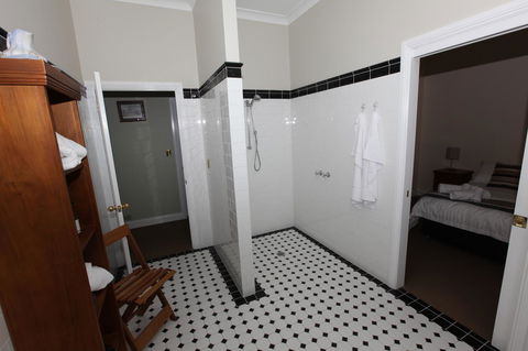 House On The Hill Bed And Breakfast - Tourism Brisbane 30
