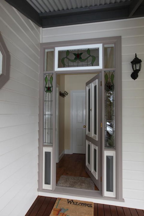 House On The Hill Bed And Breakfast - Tourism Brisbane 4