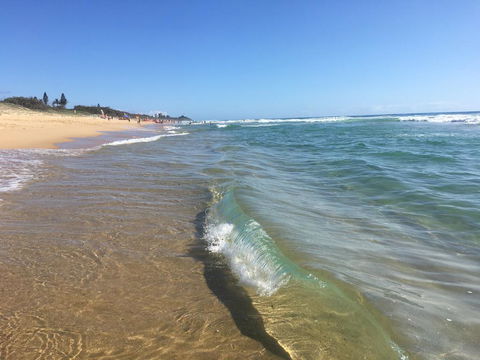 NEW UPMARKET COMFORTABLE 2 Bed, 2 Bath, OCEAN VIEWS, 250m To BUDDINA BEACH! - Brisbane 4u 0