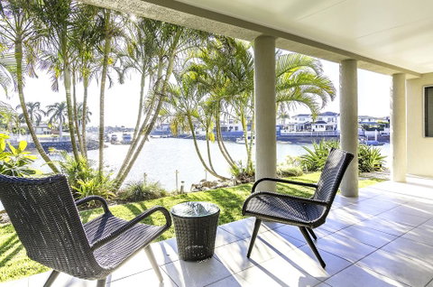 NewPort Dream Quiet Island - No Party - Brisbane Tourism 1
