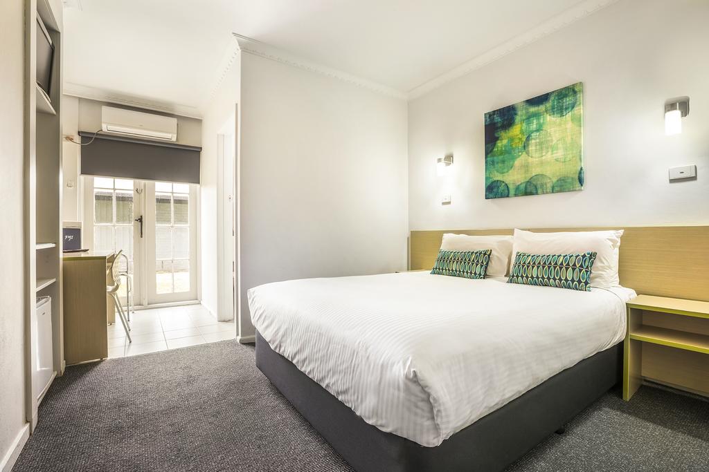 Airport West VIC Tourism Brisbane