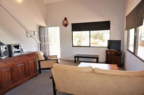 Ningaloo Breeze Villa 10 - 3 Bedroom Fully Self-Contained Disabled-Friendly Accommodation - Brisbane Tourism 3
