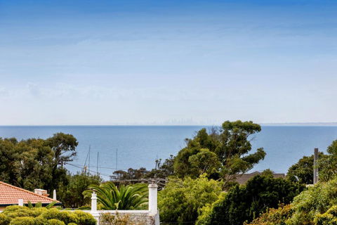 NORTH POINT RETREAT - MORNINGTON - Tourism Brisbane 1