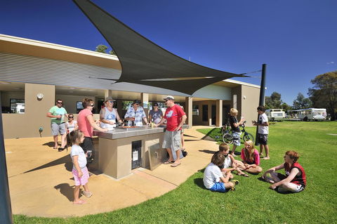 NRMA Eastern Beach Holiday Park - Tourism Brisbane 1