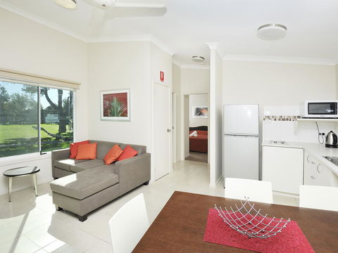 NRMA Eastern Beach Holiday Park - Tourism Brisbane 3