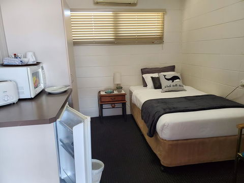 O'Sheas Windsor Hotel - Brisbane 4u 1