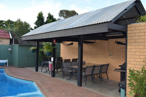 Oasis Motor Inn - Brisbane Tourism 3