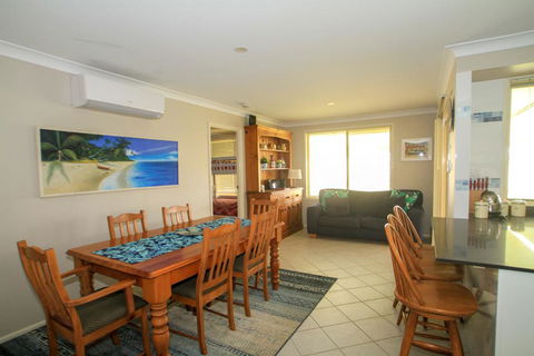 Ocean Break - At Berrara - Tourism Brisbane 2