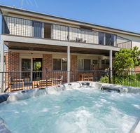 Ocean Breeze Retreat - with spa and space - Tourism Brisbane
