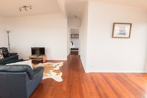 Ocean View Getaway - Brisbane Tourism 1