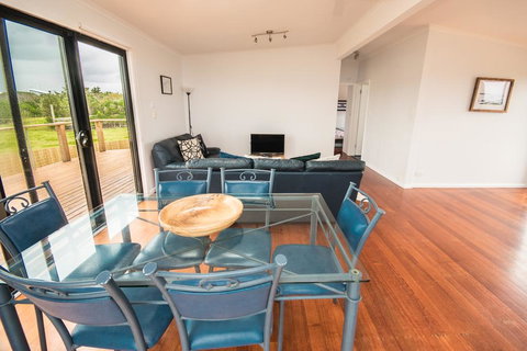 Ocean View Getaway - Brisbane Tourism 2