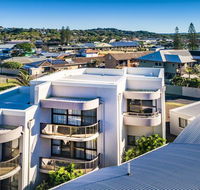 OCEAN WAVES - WiFi - Brisbane Tourism