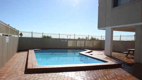Oceanic 1 - On Forster Main Beach! - Brisbane Tourism 3