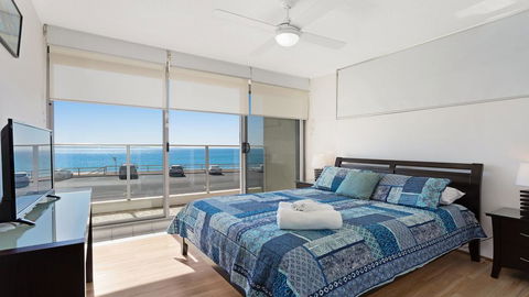 Oceanic 2 - On Main Beach! - Brisbane Tourism 1