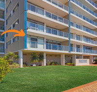 Oceanic 2 - On Main Beach - Brisbane Tourism