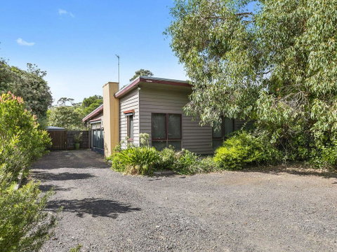 OCEANS 12 - ANGLESEA - Brisbane Tourism 0
