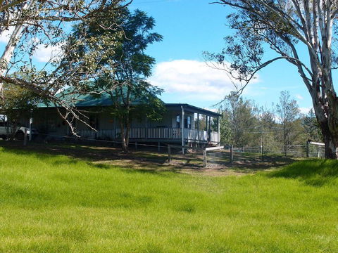 Old Schoolmaster's Cottage On The Barrington River - Tourism Brisbane 1