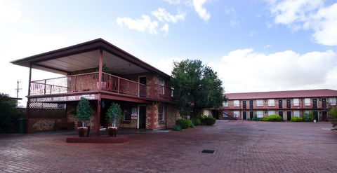 Old Willyama Motor Inn - Brisbane Tourism 1