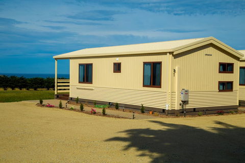 OMARU FARM STAY - Tourism Brisbane 0