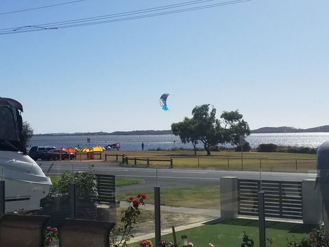 ON THE ESTUARY - Brisbane Tourism 1