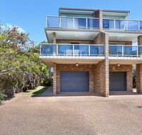 One Street from Main Beach - Tourism Brisbane