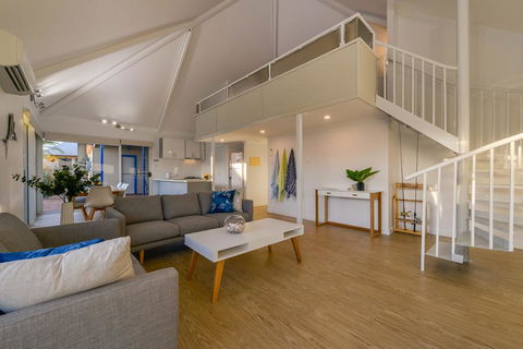 Osprey Holiday Village Unit 106 - Trendy 3 Bedroom Holiday Villa With A Pool In The Complex - Brisbane Tourism 0