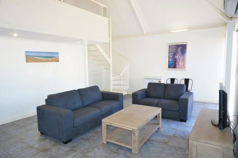 Osprey Holiday Village Unit 111 - Splendid 3 Bedroom Holiday Villa With A Pool In The Complex - Brisbane Tourism 3
