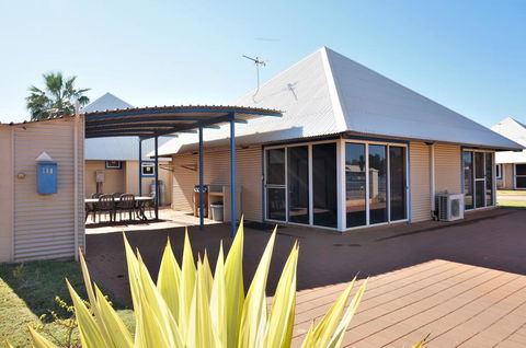 Osprey Holiday Village Unit 114 - Gorgeous 3 Bedroom Holiday Villa With A Pool In The Complex - Brisbane Tourism 2
