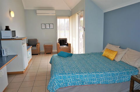 Osprey Holiday Village Unit 222-1 Bedroom - Great 1 Bedroom Studio Apartment With A Pool In The Complex - Brisbane Tourism 1