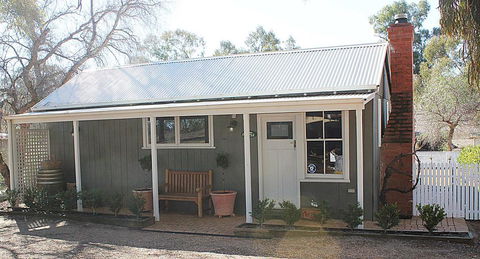 Outback Cellar & Country Cottage - Tourism Brisbane 2